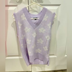 Wild Fable knit V neck sweater vest, small, purple with floral.